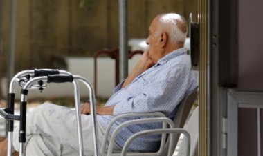  دور رعاية المسنّين بلا رعاية 