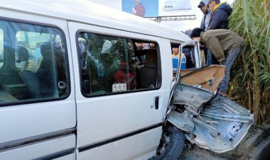 3 جرحى بارتطام حافلة لنقل الركاب بحائط على طريق عام بحنين المحمرة