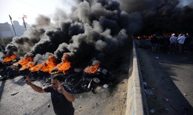 اليكم الطرقات المقطوعة احتجاجا على الاوضاع المعيشية المتردية وارتفاع الدولار