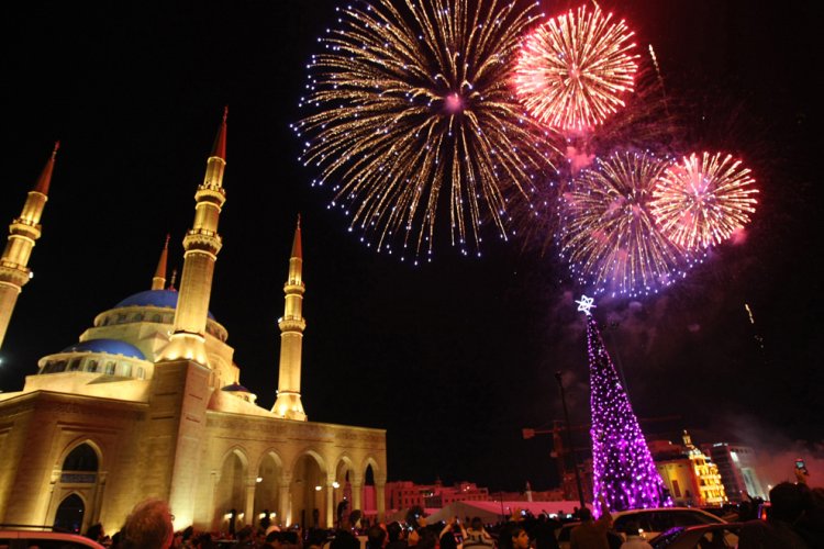 "Happy New Year"... على العتمة؟