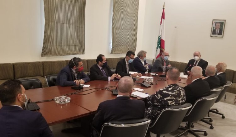 "التسوق الآمن" في اجتماع بين الأبيض والقطاعات التجارية: لتشديد الإجراءات الوقائية وتحفيز على تلقيح الموظفين