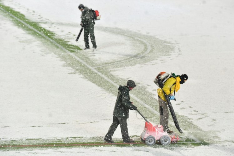 دوري أبطال اوروبا: كثافة الثلوج تحول دون إقامة المباراة
