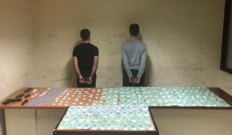 مروّج مخدرات ينشط ما بين الكرنتينا وجبيل في قبضة شعبة المعلومات