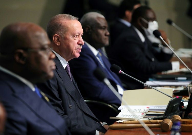 إردوغان يتعهد أن التضخم لن "يسحق" الأتراك
