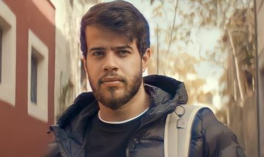 بالفيديو: أدهم النابلسي يؤم المصلين في أحد المساجد