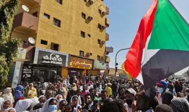 ممثل الأمم المتحدة في السودان يطلق محاثات لحل الأزمة السياسية