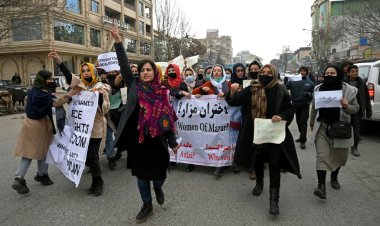 نساء أفغانيات يختبئن خشية من قمع حركة طالبان