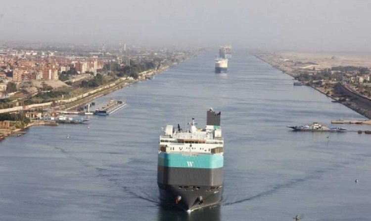 قناة السويس تسجل رقما قياسيا جديدا