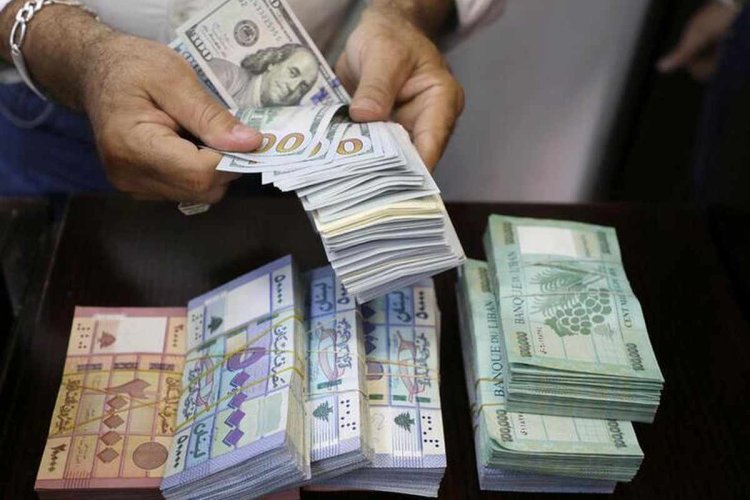 انهيار تاريخي لليرة اللبنانية وخبير اقتصادي يوضّح الاسباب