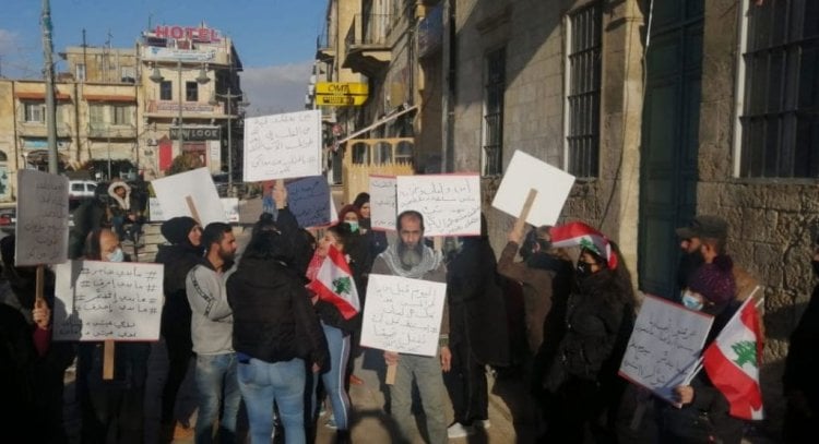 الفتنة نائمة في حضن الإنهيار!