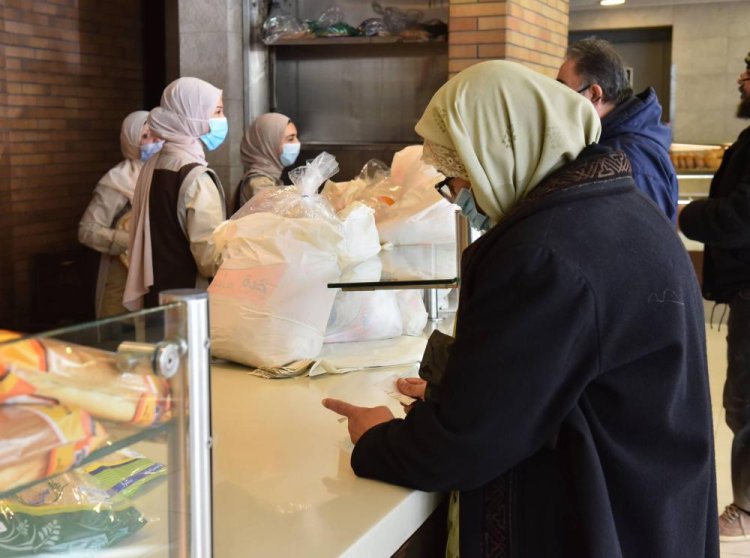  اللاجئون يخطون صعوداً في الترتيب الاجتماعي... واللبنانيون يغرقون 