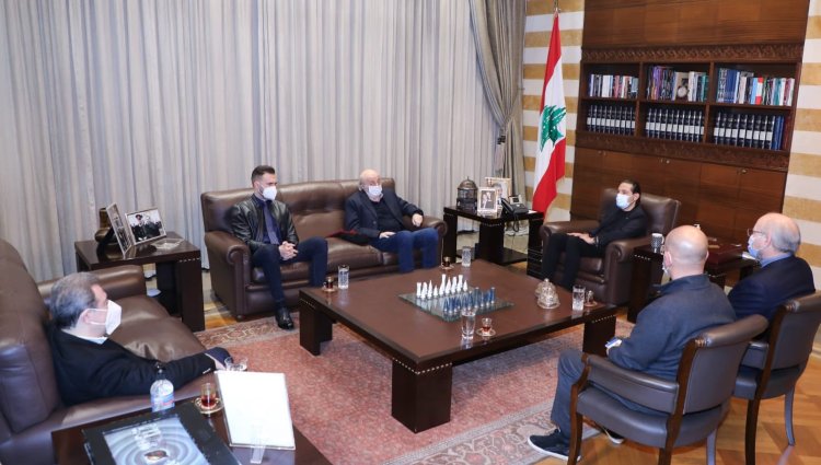 الانتخابات النيابية..بين الحريري وجنبلاط
