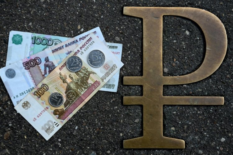 أول دولة أوروبية ترجح احتمال شراء الغاز الروسي بالروبل