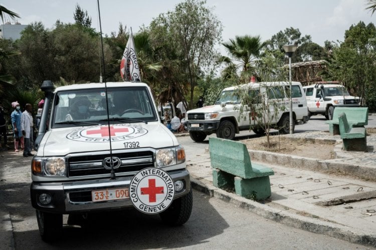 الصليب الاحمر يسلم اول شحنة من المعدات الطبية لتيغراي منذ ايلول