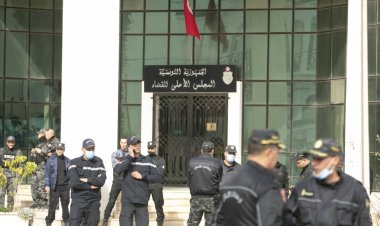 تونس.. إغلاق مقر المجلس الأعلى للقضاء بعد قرار حلّه