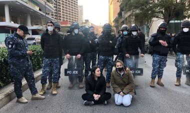 محتجّون غاضبون أمام منزل ميقاتي على خلفية "بدنا نتحمّل بعض"