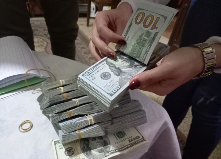  بين فرض الكاش لدى التجار وتحديد سقف السحوبات في المصارف... أين هي المُشكلة؟ 