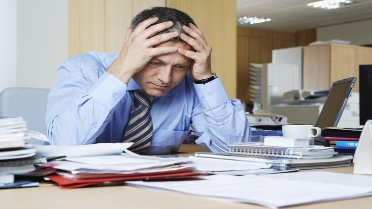 اليكم سبب الصداع عند الإصابة بمتحور "أوميكرون"