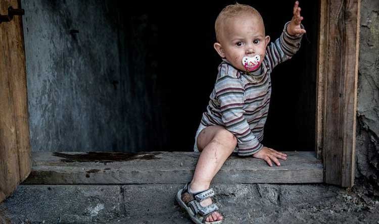 بالفيديو: في ملجأ تحت الأرض.. حديثو الولادة يدفعون "ضريبة الحرب"
