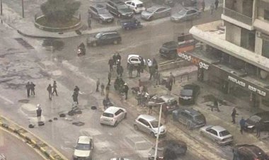 محتجون قطعوا اوتوستراد ميرنا الشالوحي
