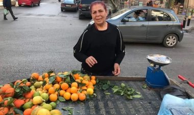 بائعة برتقال تجوب بيروت.. "لطيفة" تبحث عن رزقها بمهنة رجالية