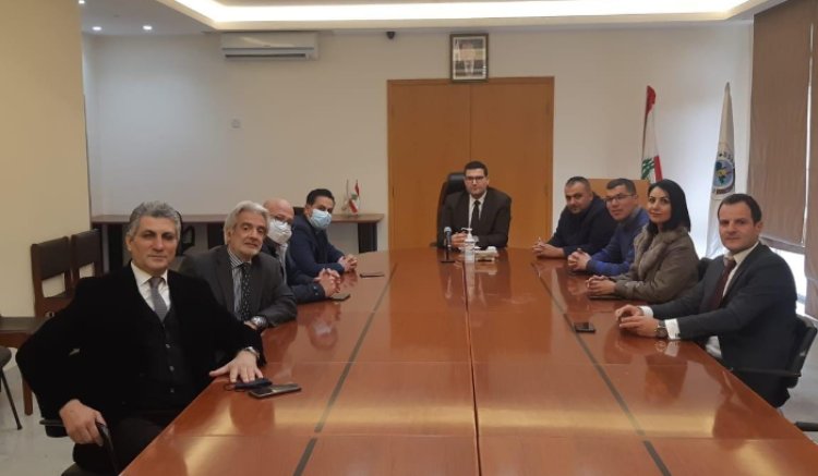 حاج حسن التقى وفدا من الأساتذة المتعاقدين في الجامعة اللبنانية ورئيس نقابة مزارعي الصنوبر