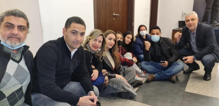بلبلة في وزارة الصحة.. ناشطون يدخلون مركزها وينفذون اعتصاماً