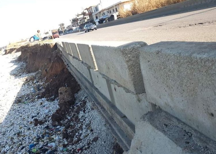 إنهيار على طريق عكار البحرية.. هل تلاقي مصير طريق نفق شكا؟