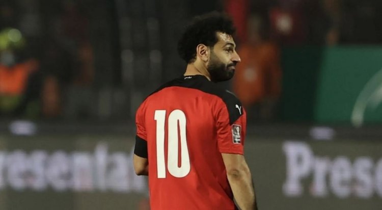 "رسالة حزينة" من محمد صلاح.. وتلميح بالاعتزال دوليا