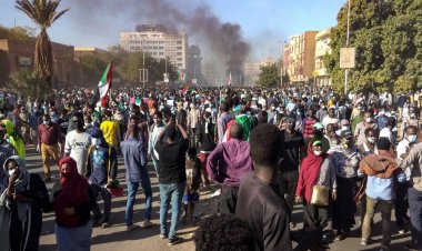 السودان.. البرهان يهدد بطرد مبعوث الأمين العام للأمم المتحدة