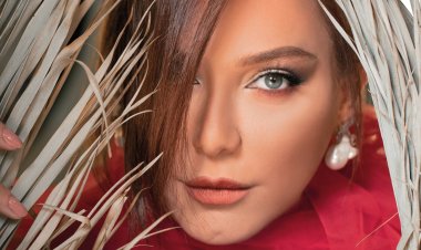 سلاف فواخرجي تعلن طلاقها بشكل مفاجئ