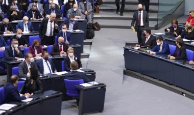 البرلمان الأوروبي: النقاش حول توريد الأسلحة إلى كييف يقوض سمعة ألمانيا