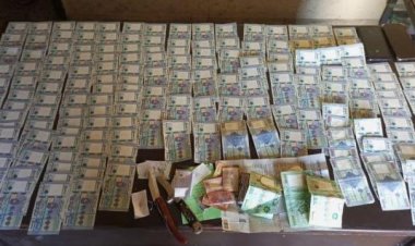 ينشط بترويج العملة المزيفة.. وشعبة المعلومات توقفه