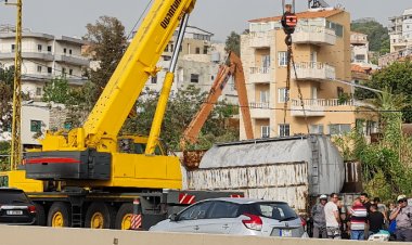إنقلاب شاحنة على المسلك الشرقي لأوتوستراد البوار