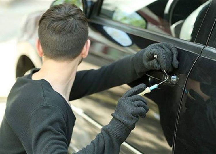 أداروا غرفة عمليّات لسرقة سيارات حديثة الصنع