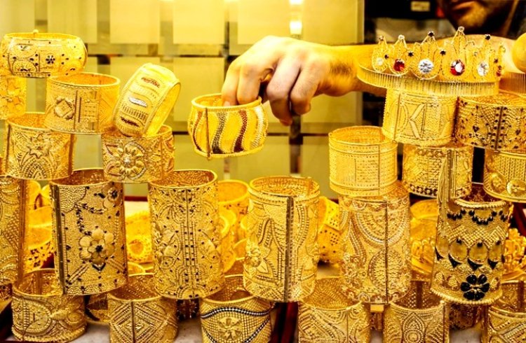 النفط والذهب يرتفعان مع اعتزام مجموعة السبع حظر استيرادهما من روسيا