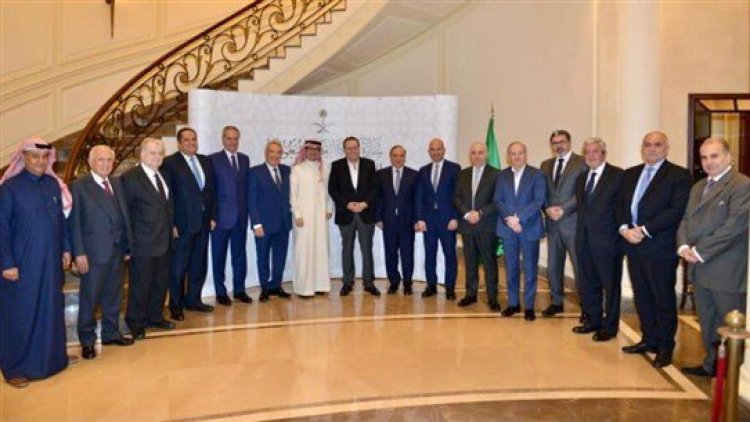 البخاري يقيم إفطاراً رمضانياً على شرف قيادات إقتصادية