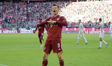 هونيس: ليفاندوفسكي سيبقى مع بايرن ميونخ بنسبة 100 في المئة