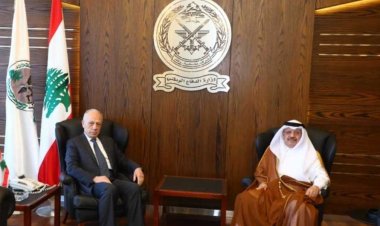 وزير الدفاع يلتقي السفير القطري في لبنان