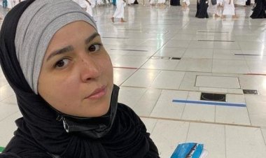 إيمي سمير غانم تفاجئ الجمهور بالظهور بالعباءة والحجاب مجدداً في أحدث صورها !