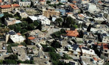 بعد فقدان الأمل.. أسطح منازل اللبنانيين اتشحت بلوحات سوداء