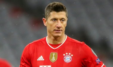 ليفاندوفسكي : " لا أرى أي فرصة لي للاستمرار باللعب لهذا النادي"