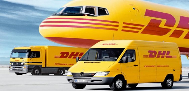 لا DHL... والسفير سيرافق الصناديق بنفسه