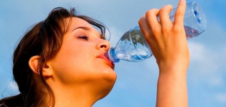 ما هي كمية الماء التي يجب شربها في اليوم الواحد؟