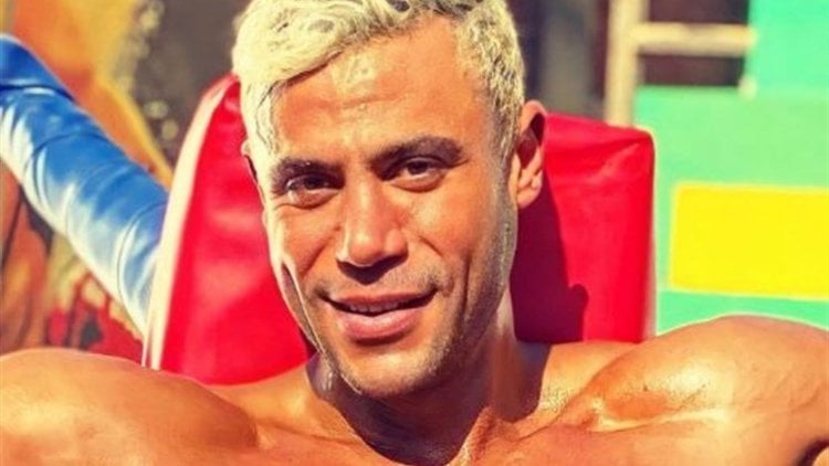 محمد إمام ملاكم مفتول العضلات في فيلم "عمهم"
