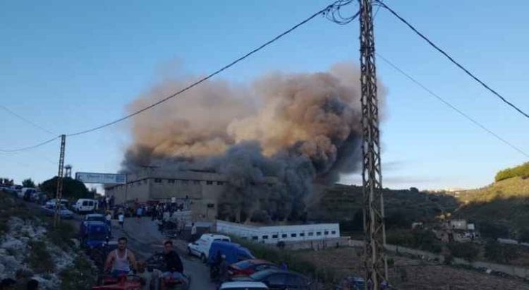 حريق كبير في معمل لفرشات الاسفنج في البيسارية