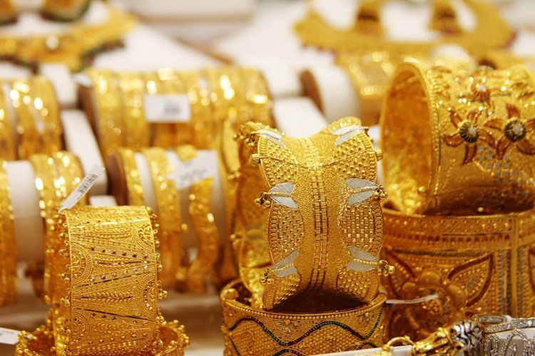 هجمة على الذهب واليورو وإضراب القطاع العام يشلّ البلد