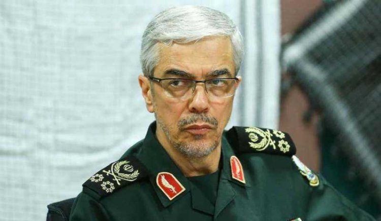 باقري يتفقد لاول مرة قاعدة سرية تحت الأرض للطائرات المسيرة للجيش