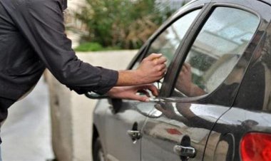 بعد مكمن محكم.. أحد أفراد عصابة سرقة سيارات في قبضة الامن