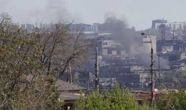 قتلى وعشرات تحت الأنقاض بقصف روسي على مبنى في دونيتسك